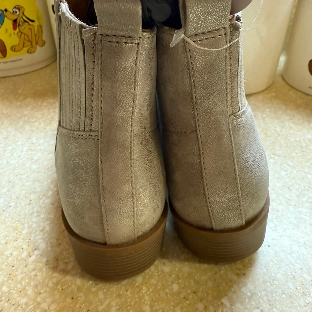 Youth Sz 5 Ankle Boots Side Zip Silver Toupee Shoes Wonder Nation Brand New